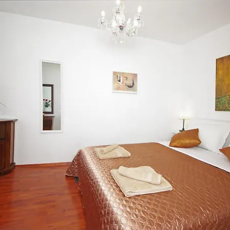 Square Apartmán *